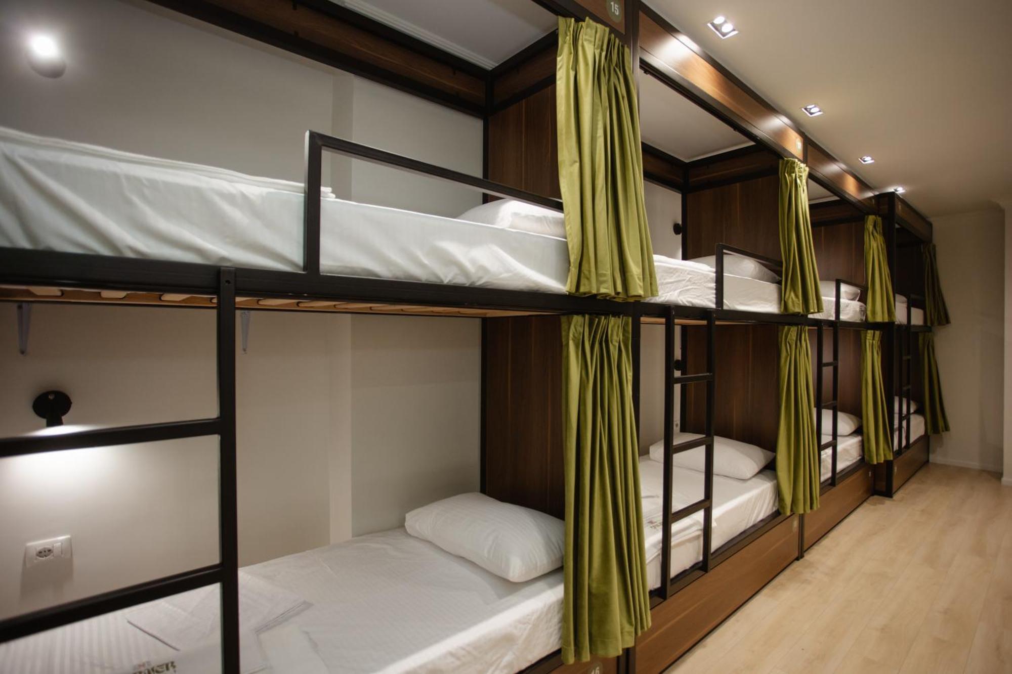 Corner Hostel Шкодер Экстерьер фото