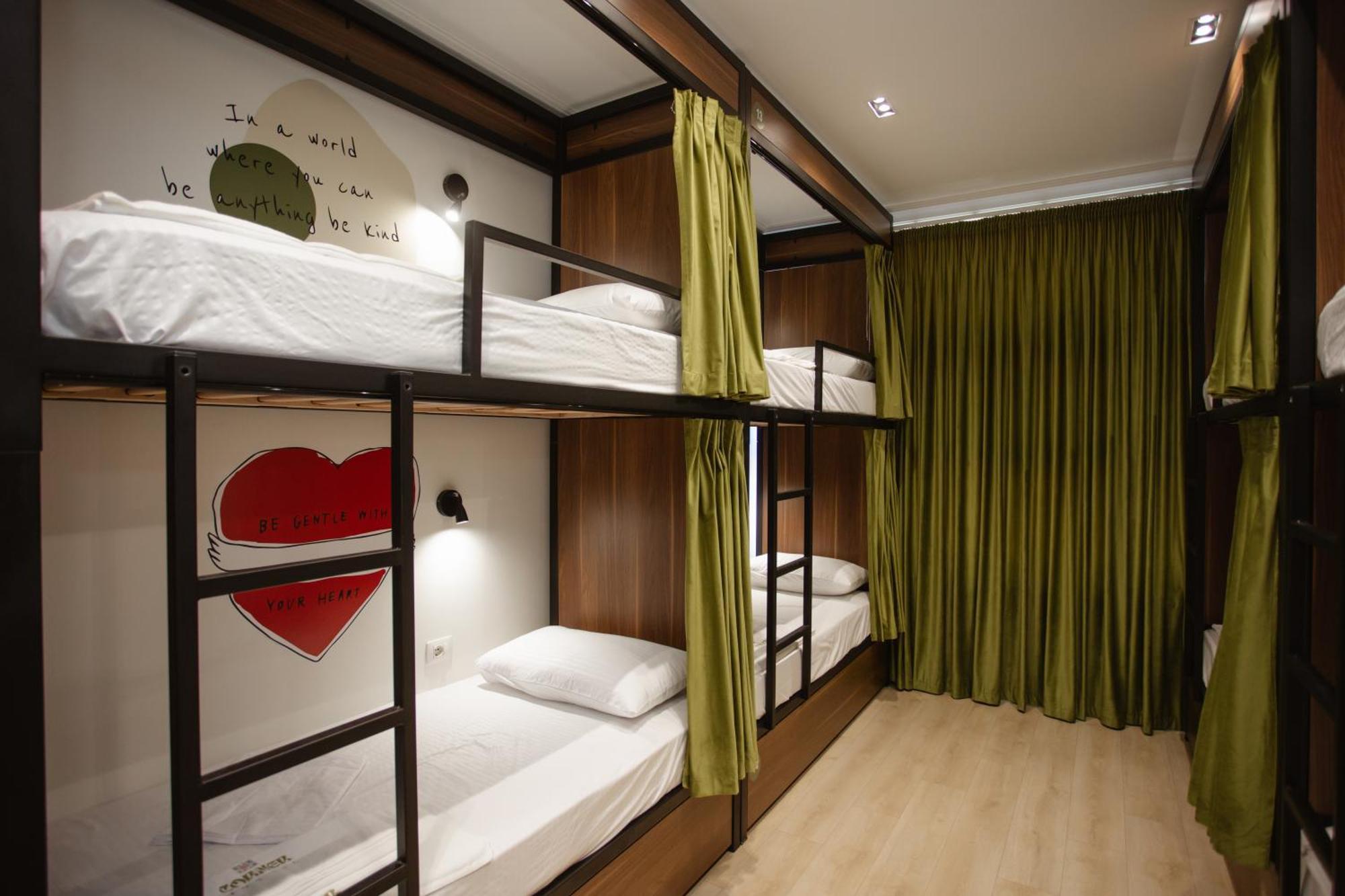 Corner Hostel Шкодер Экстерьер фото
