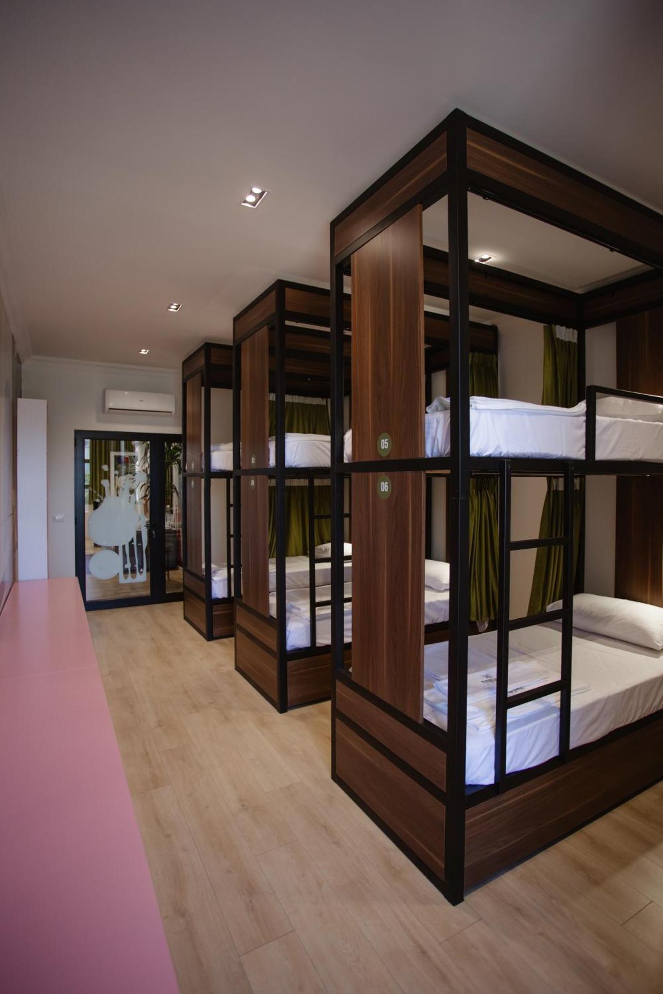 Corner Hostel Шкодер Экстерьер фото