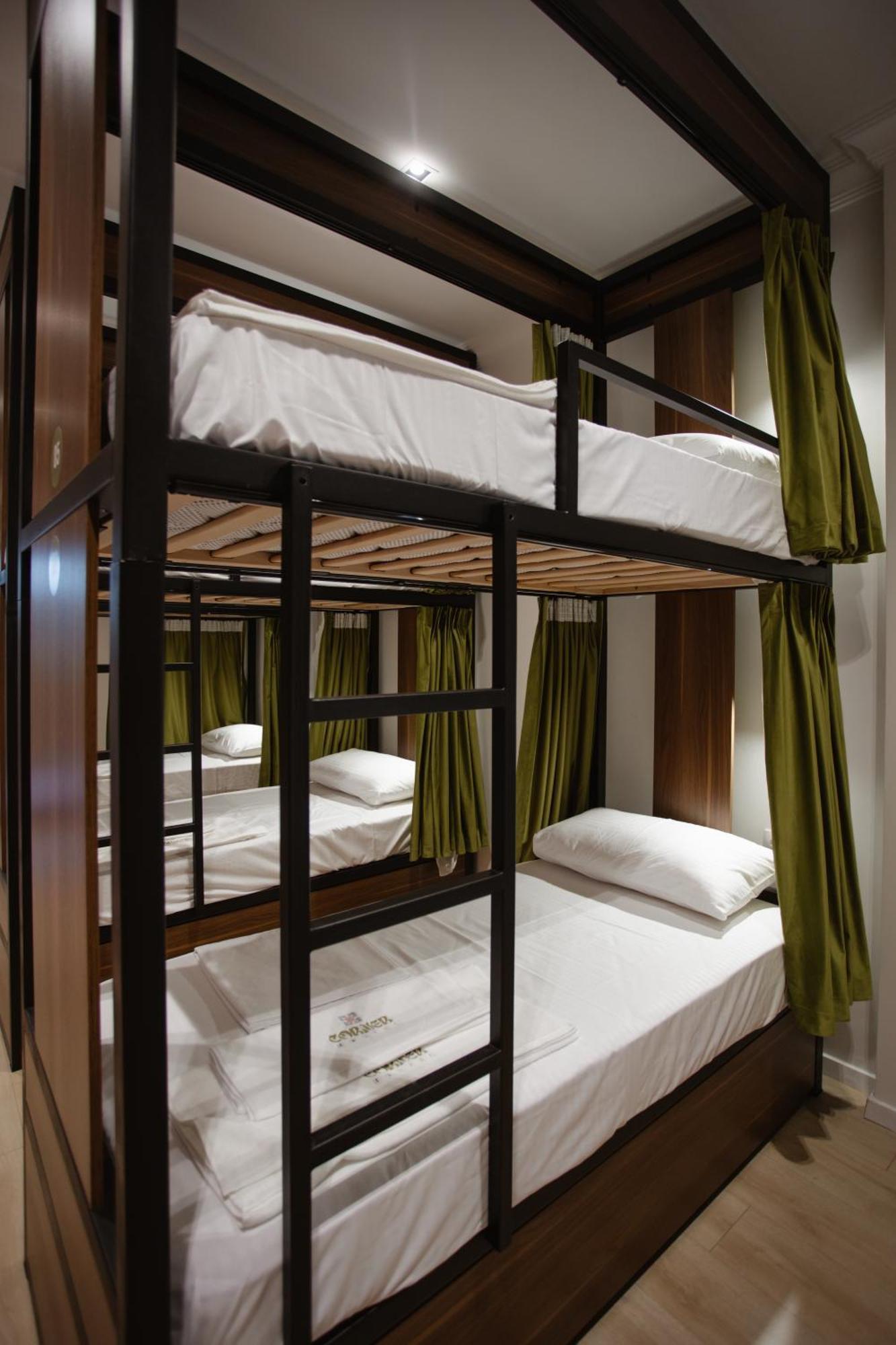 Corner Hostel Шкодер Экстерьер фото