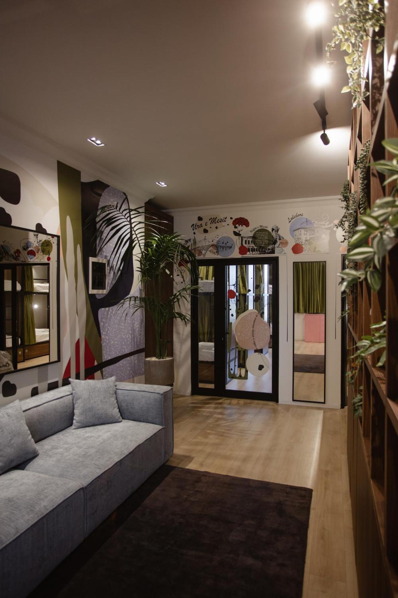 Corner Hostel Шкодер Экстерьер фото