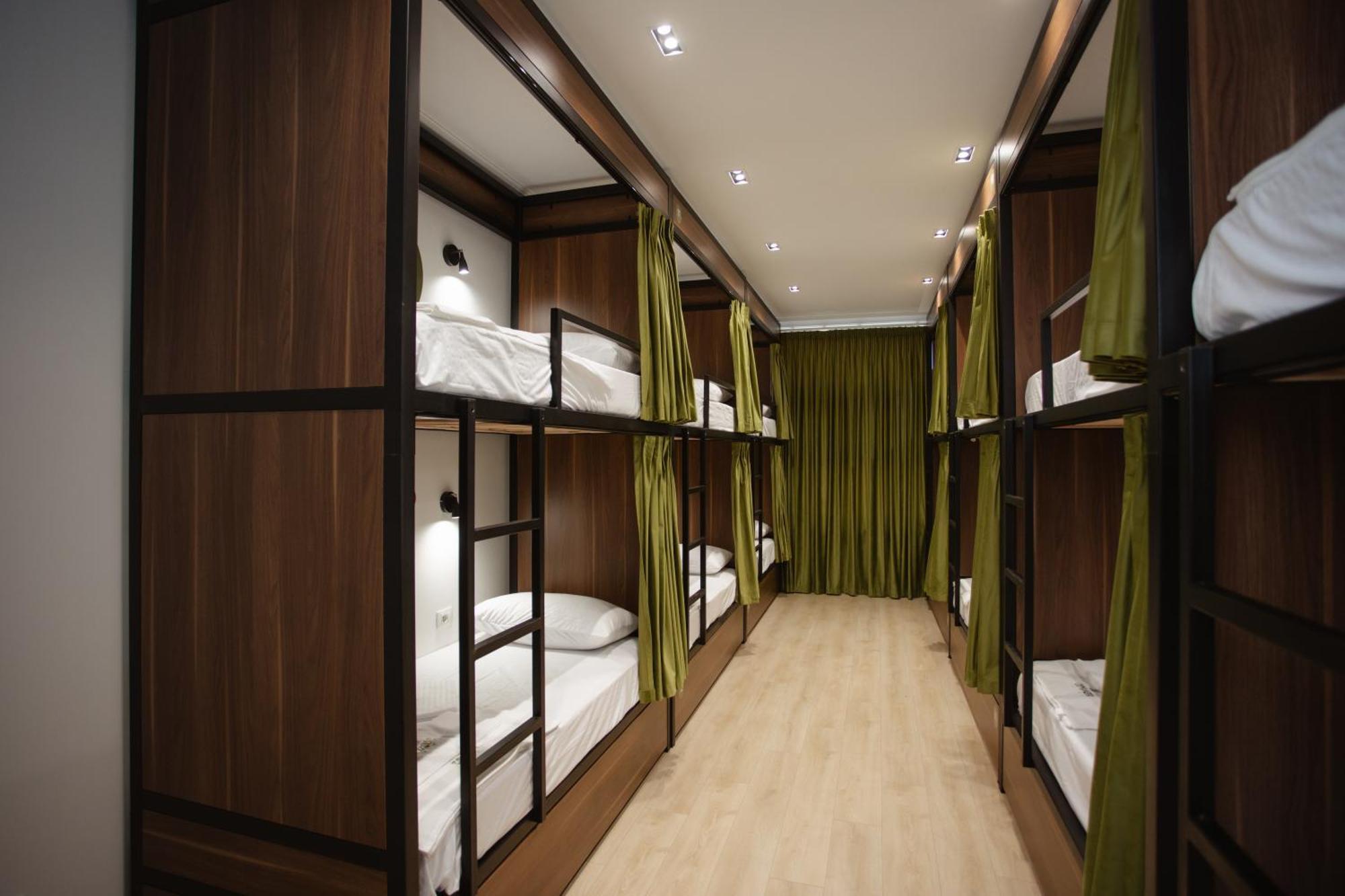 Corner Hostel Шкодер Экстерьер фото