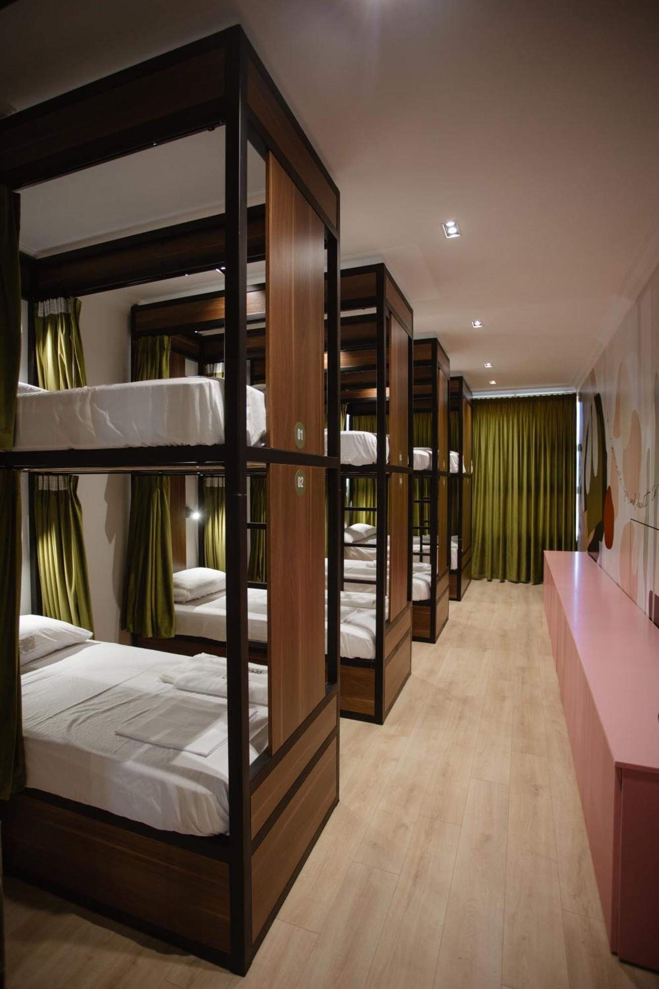 Corner Hostel Шкодер Экстерьер фото